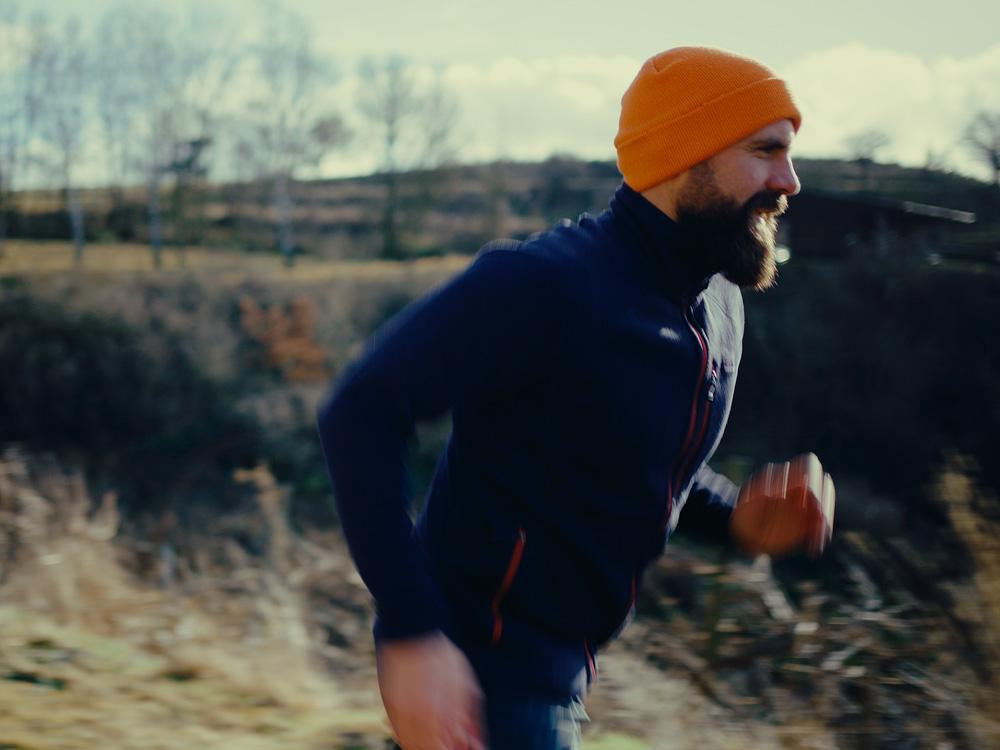 Simon Fischer durchquert Deutschland laufend und hat wichtige Botschaften im Gepäck
